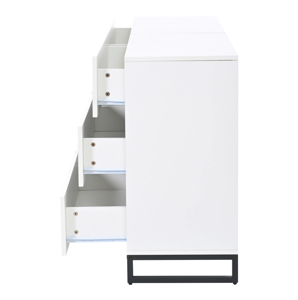 Credenza da soggiorno 140x39;5x78;5 cm con 6 cassetti; finitura lucida; truciolare e metallo; bianco e nero