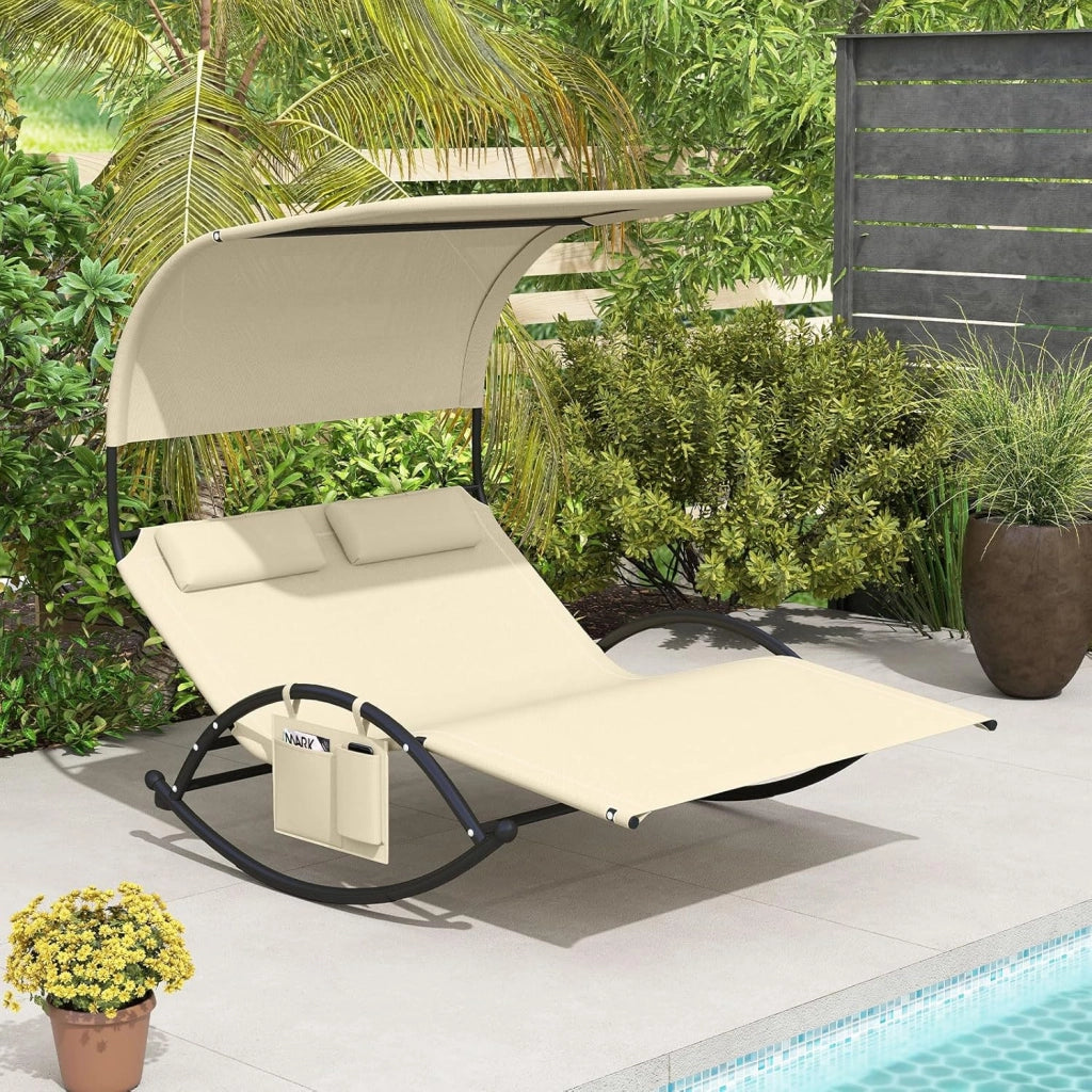 Poltrona a Dondolo Doppia, Lettino a Dondolo con Tettoia, Cuscini Poggiatesta, Braccioli e Struttura in Metallo, Lettino a Dondolo per Patio, Cortile, Bordo Piscina (Beige)