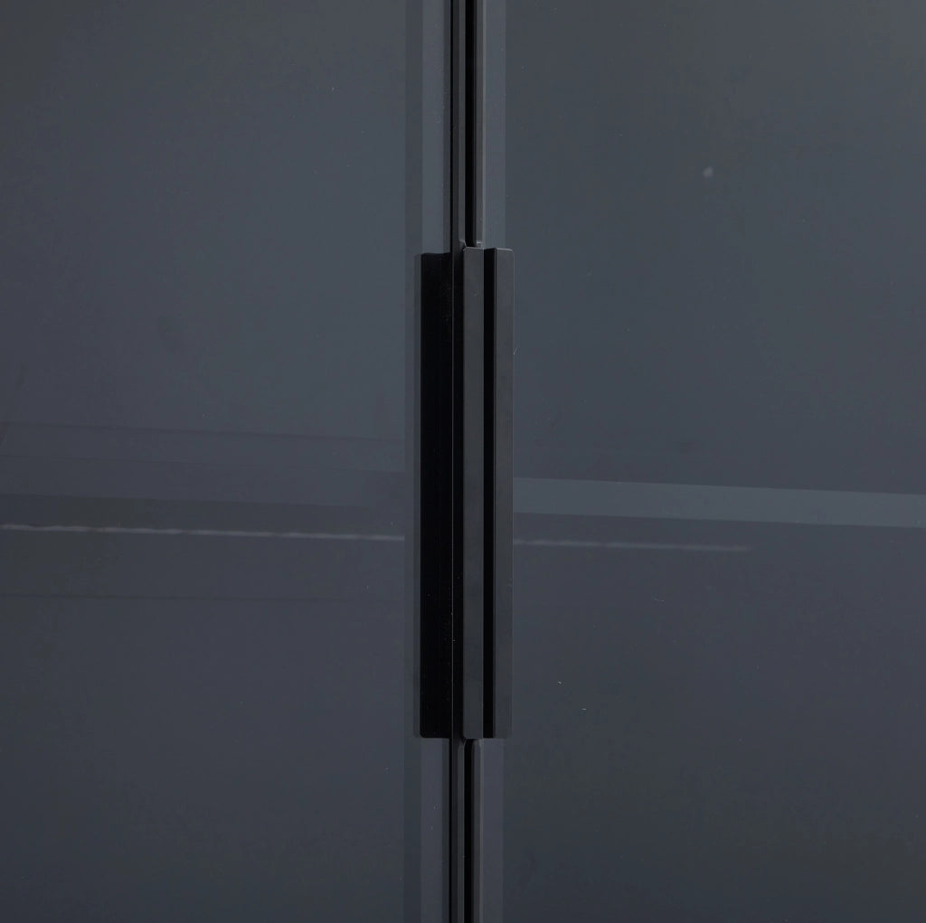 Vetrina moderna con ante in vetro e illuminazione LED