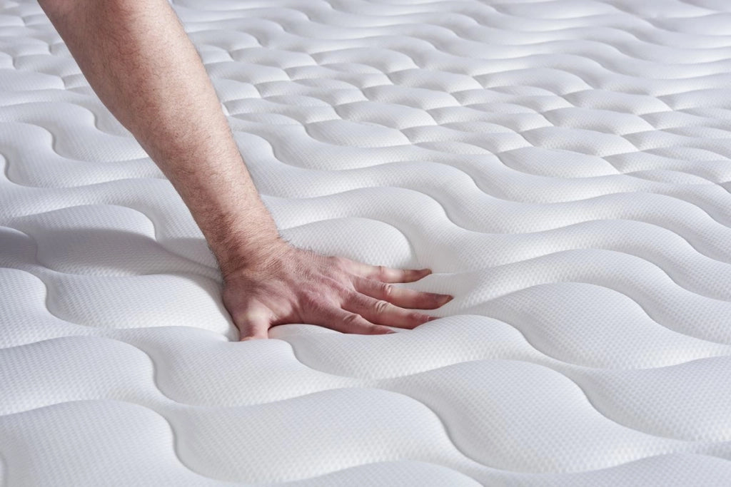 Pacchetto letto completo - Materasso 160x200cm + Box spring con doghe (kit) + 2 cuscini + Piumino - Actimemo Night
