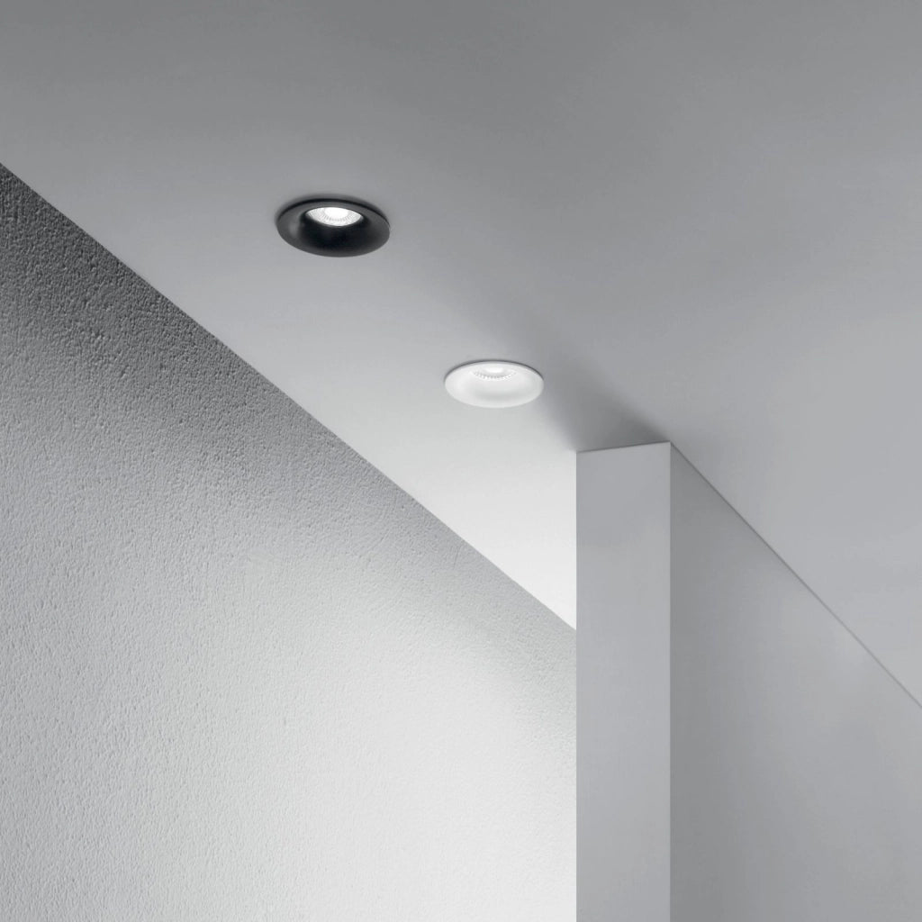 INCASSO LED HYDE NERO 8W 750LM CCT 2700K / 3000K / 4000K / 6500K IP44 8,5X5,8CM