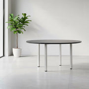 Tavolo Rotondo Leccino 120x120 con Gambe Regolabili in Altezza – Antracite Satinato e Alluminio