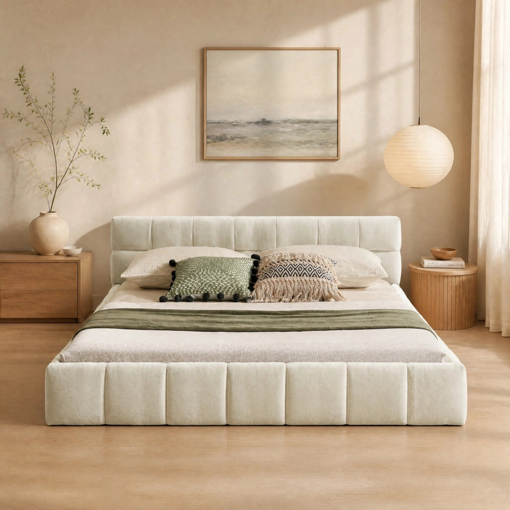 Letto matrimoniale 140x200 cm imbottito in chenille beige con struttura in legno di eucalipto e ferro