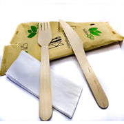 Set posate usa e getta in legno di betulla | Ecologico, Biodegradabile, Compostabile, 100% Naturale | No Plastica - Forchetta, Coltello e Salvietta 3 veli di Carta (Pacco da 25 pezzi)