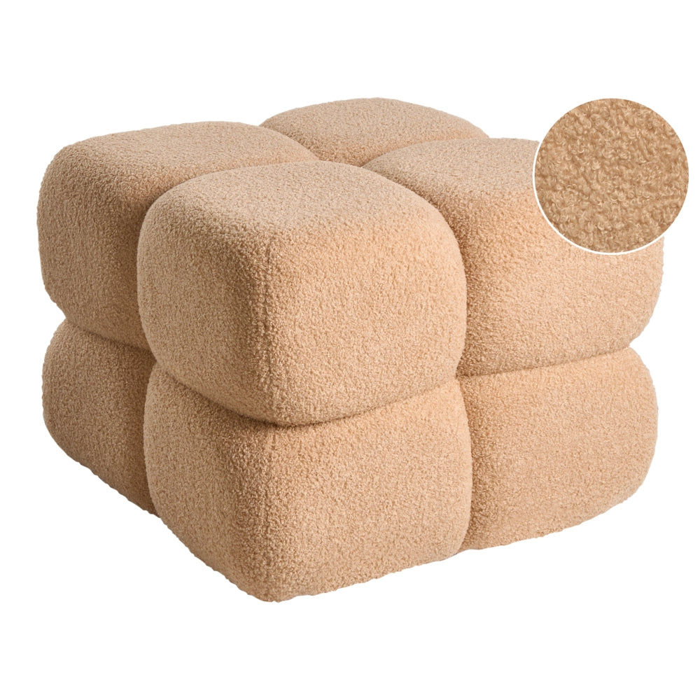 Pouf quadrato in bouclé beige elemento d'arredo moderno per salotto o camera da letto