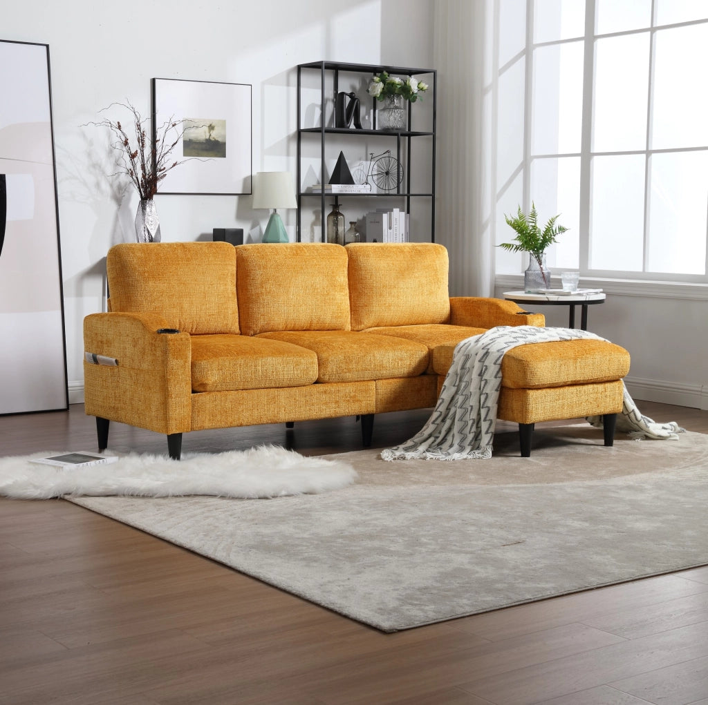 Divano 4 posti 196.5x75x77 cm con pouf contenitore; portabicchieri e tasche laterali in chenille gialla
