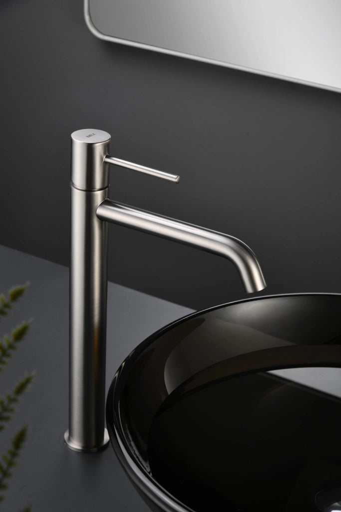 IMEX Miscelatore monocomando lavabo alto in ottone e zama finitura nichel spazzolato con cartuccia ceramica Ø26 mm e set 2 flessibili 3-8 per montaggio rapido Modello Monza BDM039-3NQ