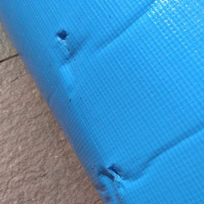 Copertura Isotermica a schiuma multistrato HYDRO COVER 525 gr/m² - 8,90 x 4,95 m danneggiata