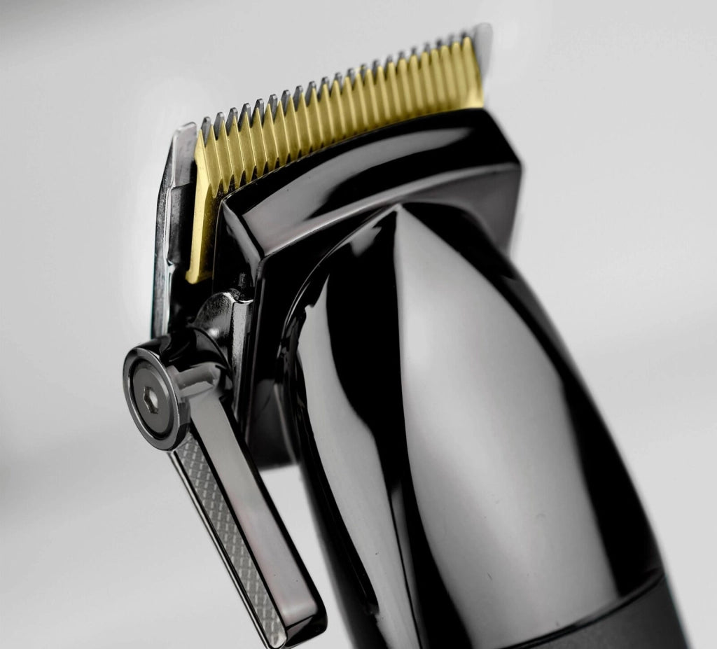 BaByliss E991E Super-X Metal Tagliacapelli Professionale Lama Titanio Ioni di Litio 180 min 10 Accessori colore Nero