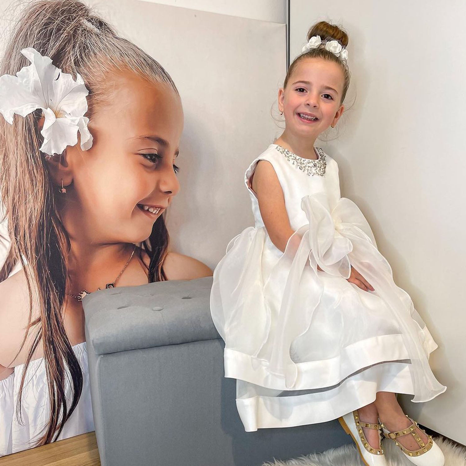 Cassapanca Portaoggetti Multiuso con 2 Sgabelli Pouf in Velluto Grigio Perla