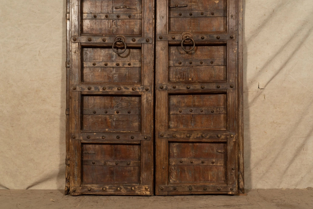 Biscottini Porta portone in legno massello e ferro da interno o da esterno vecchia e antica medievale scorrevole