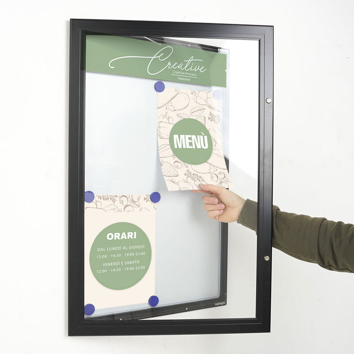 Bacheca con Apertura a Battente 51,5x79,0x2,3 cm in Alluminio Nera