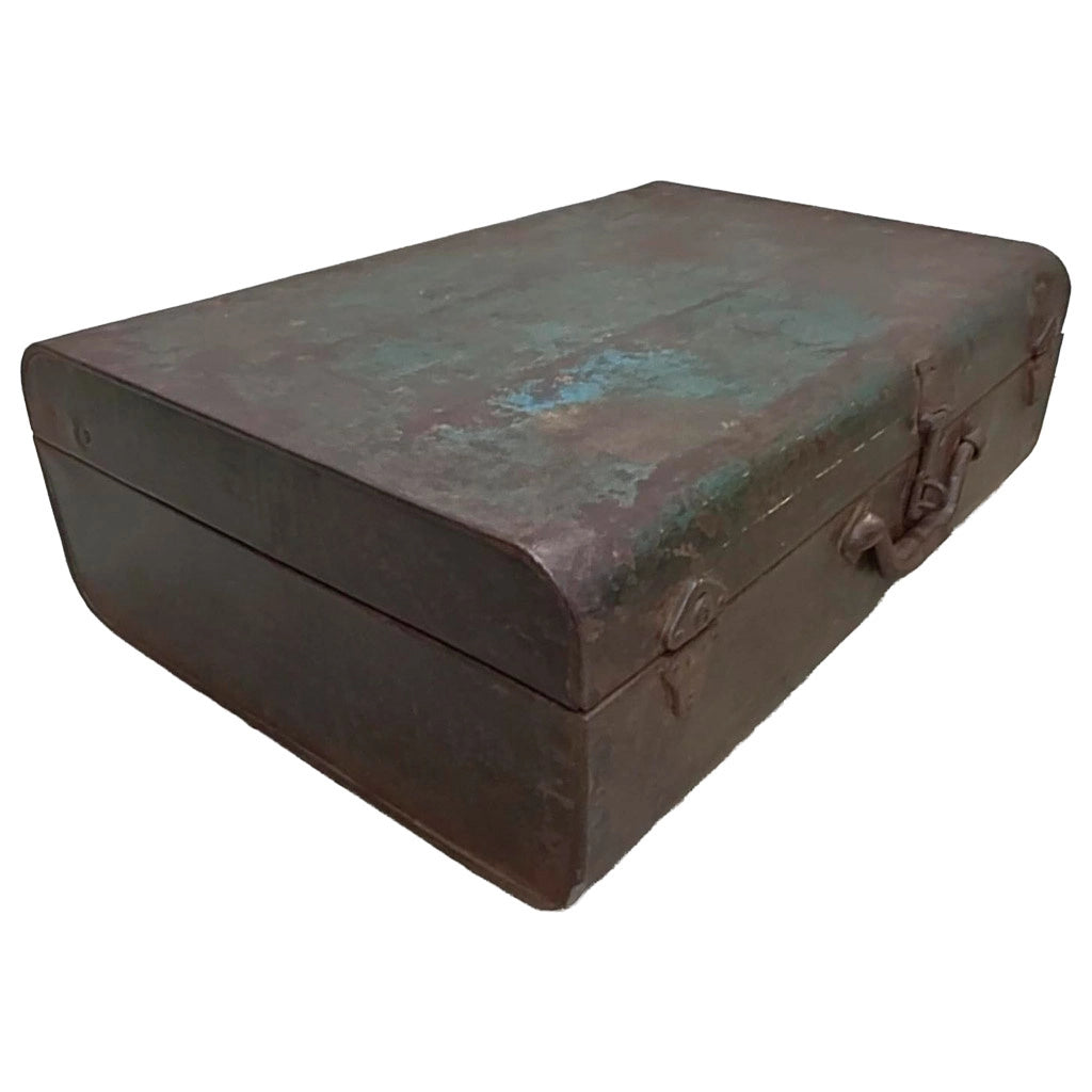 Valigia artigianale in metallo, 67x37x25h cm
