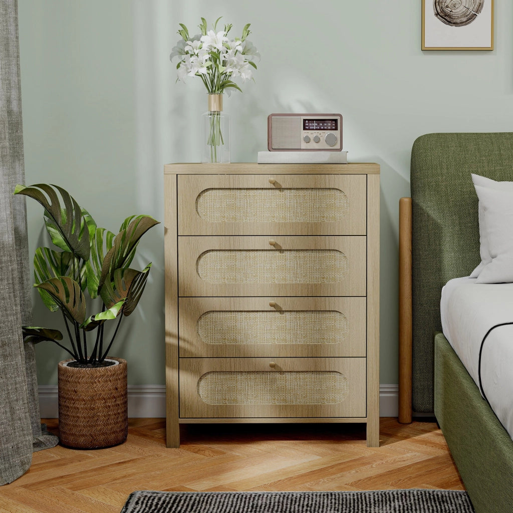 Cassettiera 4 cassetti stile bohemien con ante in resina intrecciata ¨C Zephmum ¨C 70x38x93 cm effetto legno naturale