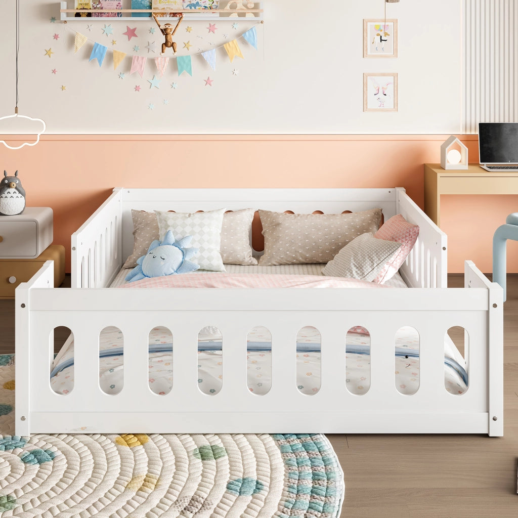 Letto per bambini 140x200 in legno bianco con sponde di sicurezza e design a terra