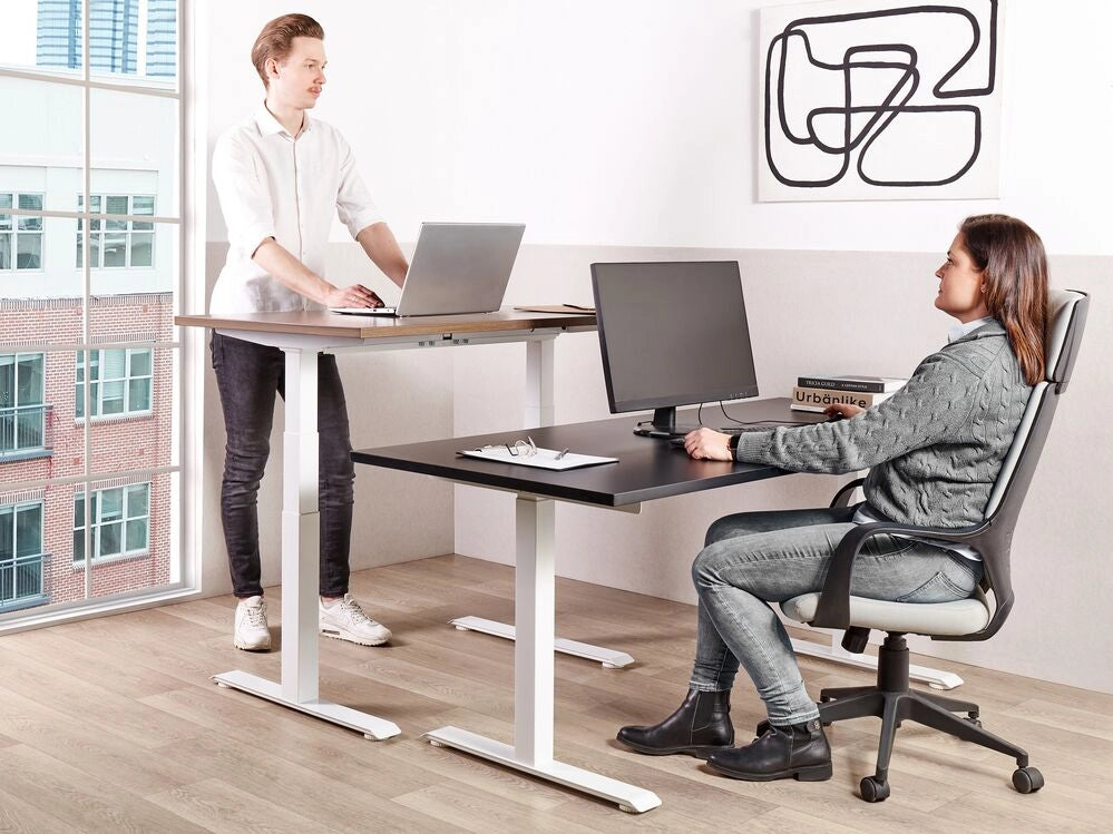 Scrivania regolabile manualmente in altezza Piano del tavolo legno nero Telaio in acciaio bianco 160 x 72 cm Piedi quadrati Design moderno Ufficio