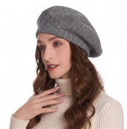 Cappello per Donna - Fasce Doppie - Materiale 30% Cashmere, 70% Acrilico - Piumino soffice e caldo - Unico Modello - Invertibile