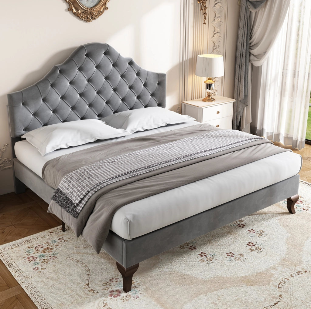 Letto imbottito 140x200 cm; testiera imbottita e rete a doghe; velluto grigio