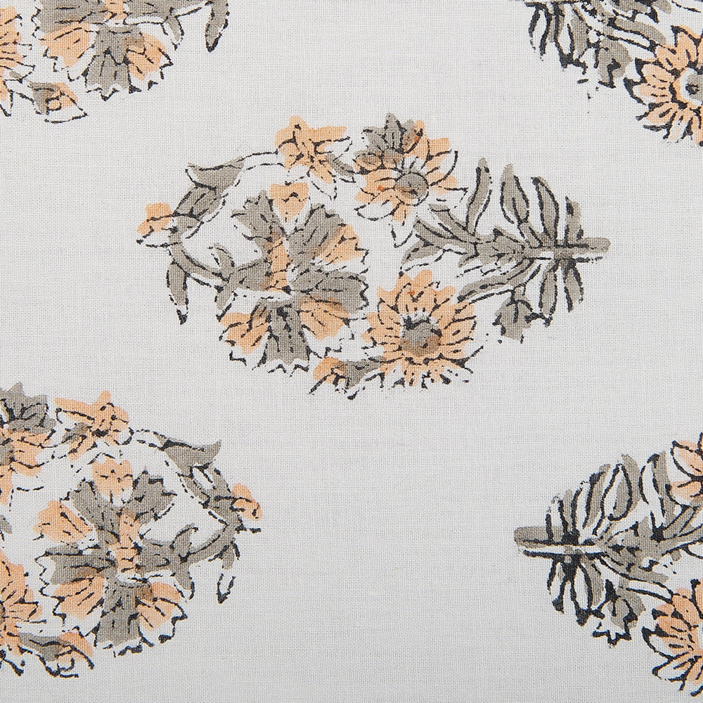 Cuscino decorativo cotone bianco e arancione 45 x 45 cm motivo floreale nappe fatto a mano rivestimento sfoderabile con imbottitura boho style