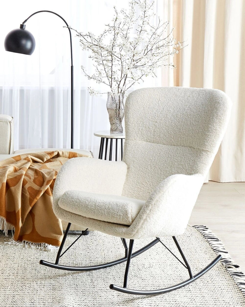 Sedia a dondolo Tessuto poliestere boucle bianco e nero Rivestimento gambe in metallo Pattini Design tradizionale retrò