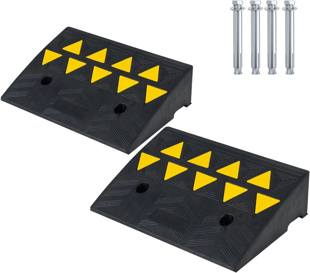Set di 2 Rampe per Soglia, Rampa per Marciapiede in Gomma Antiscivolo con Strisce Riflettenti Triangolari Gialle e Fori di Drenaggio, Capacità Carico 15 Tonnellate (49 x 37 x 16cm)