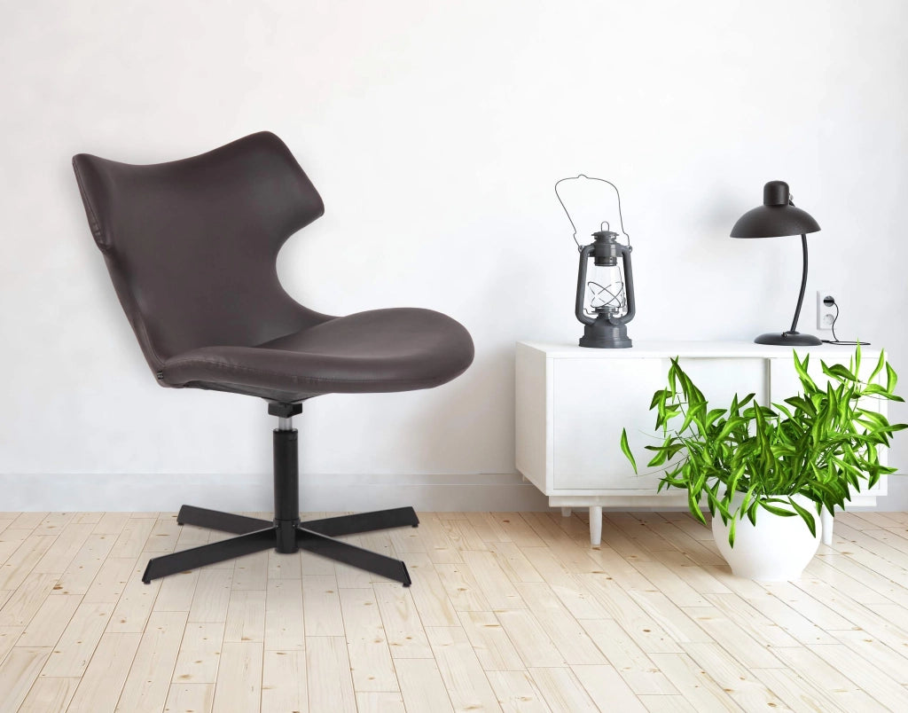 Sedia da lounge Welland in similpelle marrone