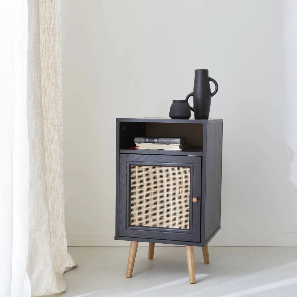Comodino scandinavo in vimini, nero