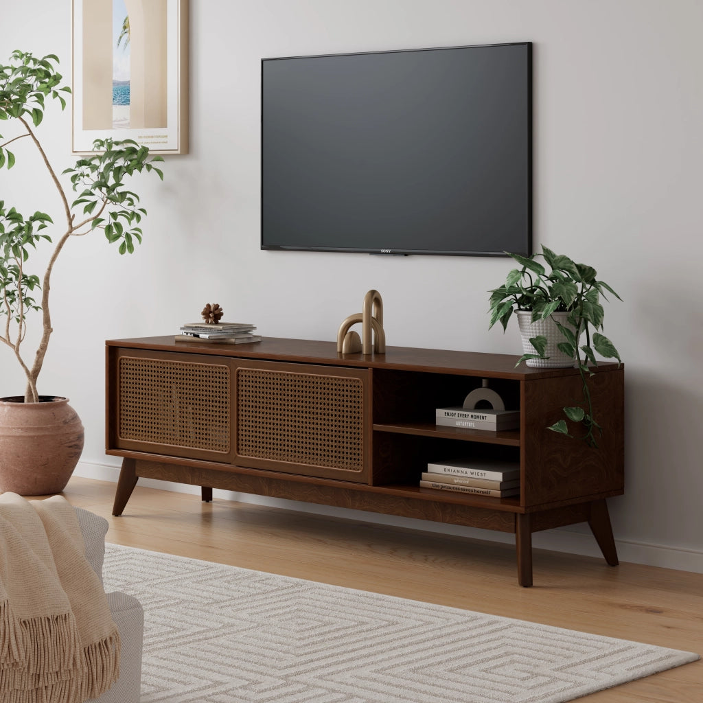 Mobile TV con ante in rattan e ripiani in legno e MDF noce