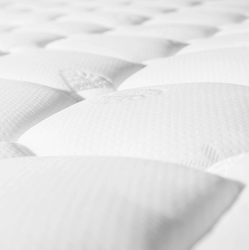 Letto matrimoniale 160x200 cm in legno effetto rovere con testiera reclinabile; luci LED USB; comodini; panca contenitore e materasso