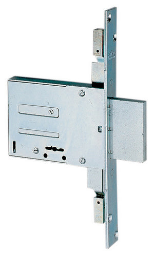 iseo art. 663.301.704 serratura da infilare ,per montanti, entrata mm.70 cod:ferx.7828