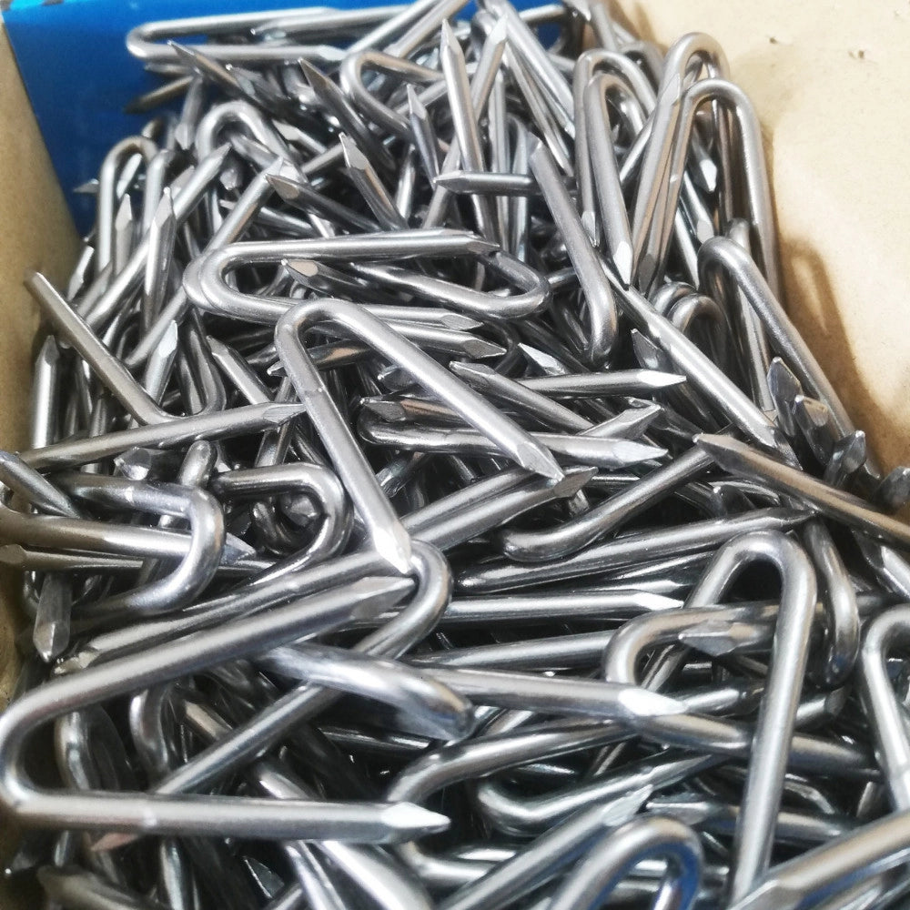 Cavatorta 1kg chiodi a u - cambrette, scegli se  filo 17 x 35mm che corrisponde a spessore 3-0 x lunghezza 35mm
