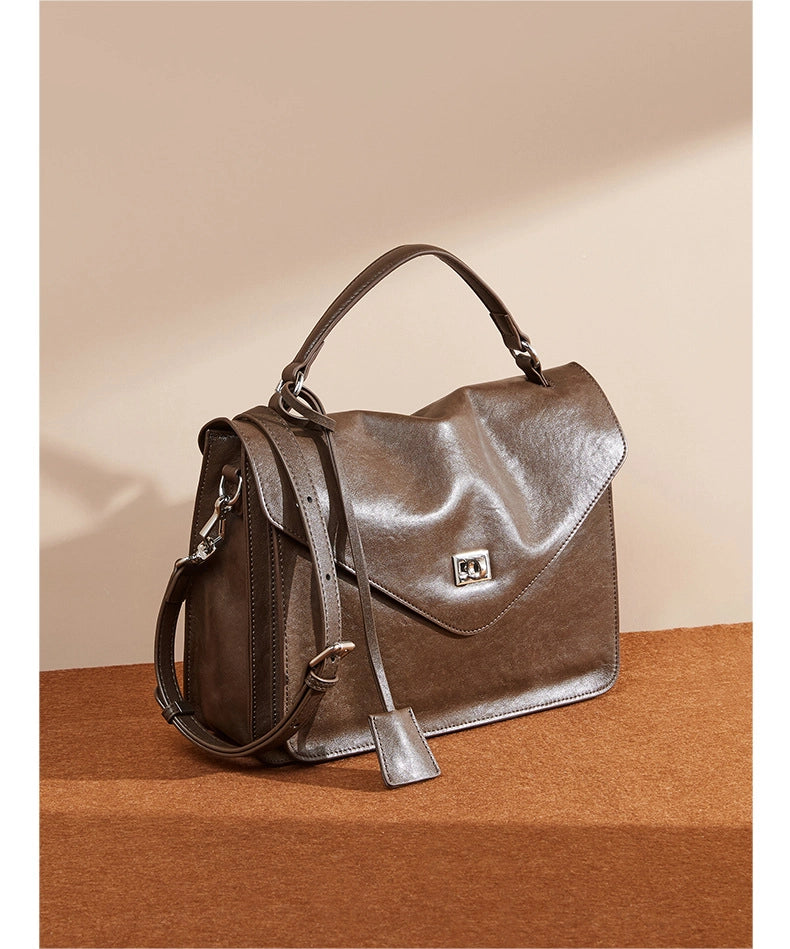 Borsa a mano media da donna in vera pelle, marrone.