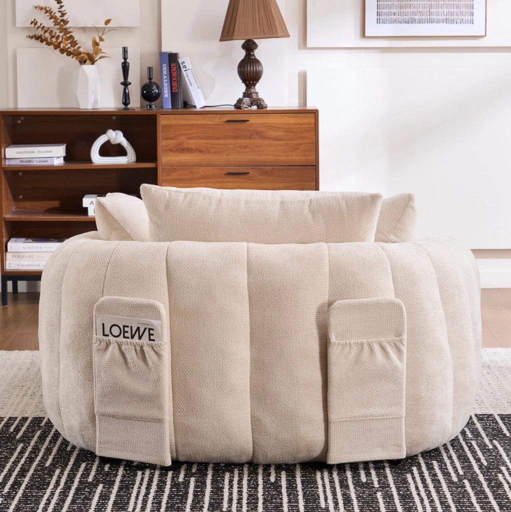 Chaise longue ULEVR in ciniglia bianca con seduta profonda e cuscini di supporto