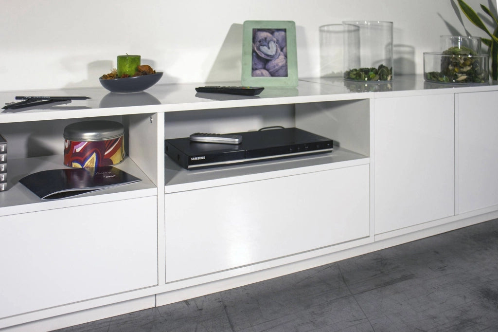Mobile porta TV Albak, Credenza bassa da soggiorno, Base porta TV, 100% Made in Italy, cm 260x41h46, Bianco lucido