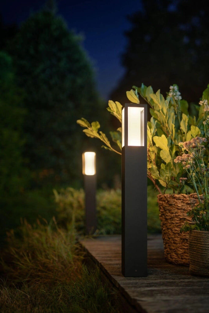 Philips by Signify 17432-30-P7 Lampione da esterni Impress Illuminazione su base-asta intelligente LED dimmerabile 2x8 W 1200 lm Bluetooth Zigbee IP44 colore Nero