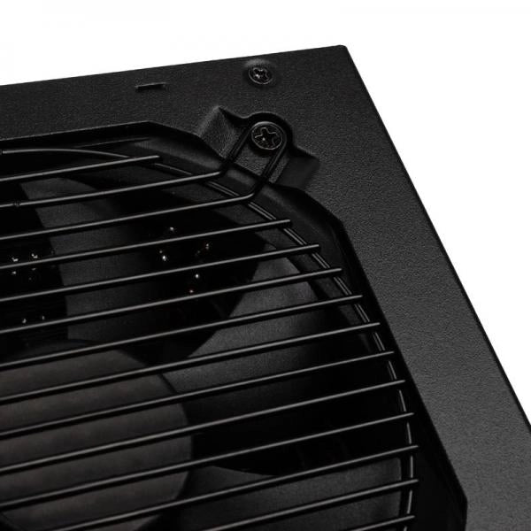 Kolink Enclave e' un alimentatore modulare da 700W con certificazione 80 Plus Gold. Formato ATX Cavo di Alimentazione non incluso