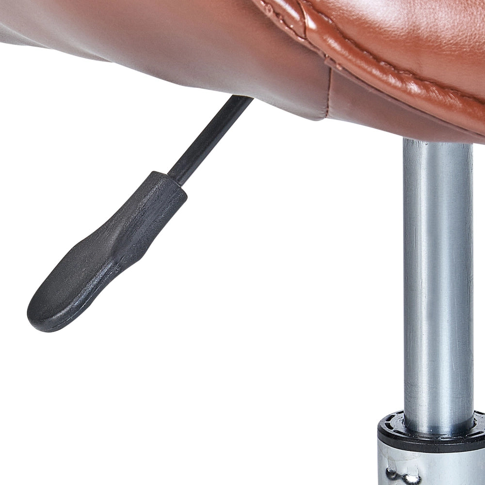 Sedia da ufficio in ecopelle marrone scuro girevole altezza regolabile stile moderno home office