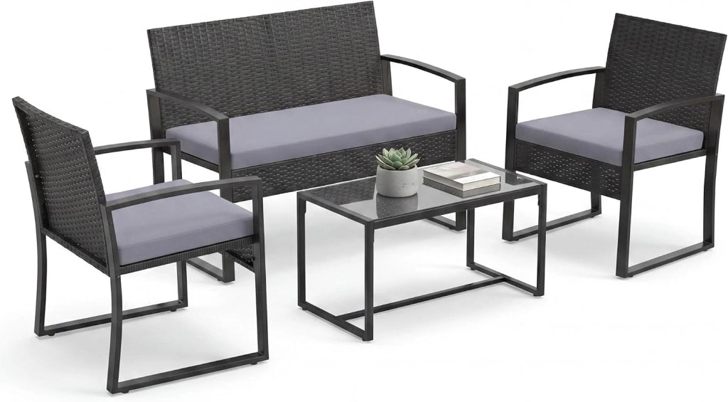 Set di Salotto da Esterno in Rattan PE, Mobili da Giardino con Divano 2 Posti, 2 Poltrone, Tavolino in Vetro Temperato e Cuscini Morbidi, Set Salottino per Terrazza, Balcone, Piscina (Grigio)