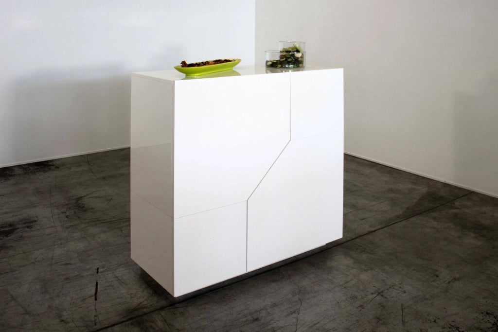 Credenza moderna a 2 ante Amento, Made in Italy, Madia da cucina, Buffet di design da soggiorno, Cm 79x43h86, Bianco lucido
