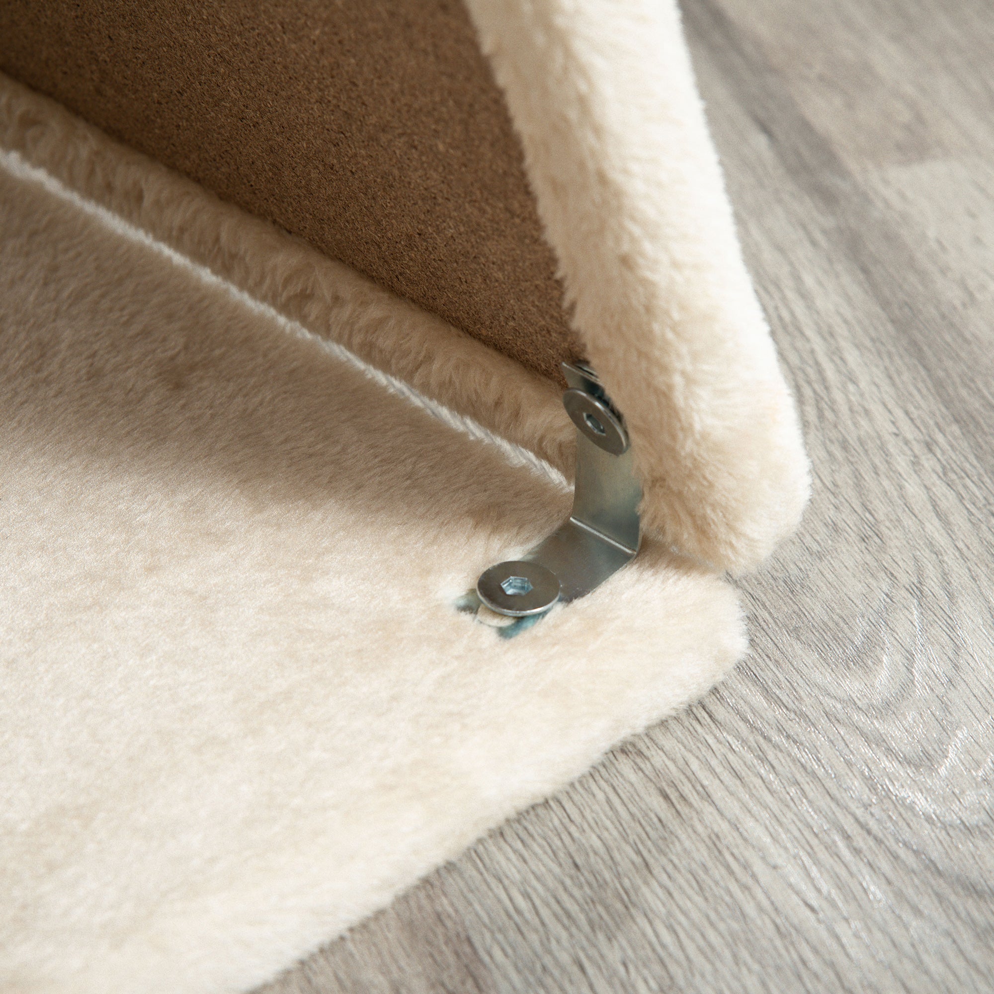 Albero Tiragraffi 60x30x76 cm con Cucce e Pannello in Sisal Marrone Chiaro