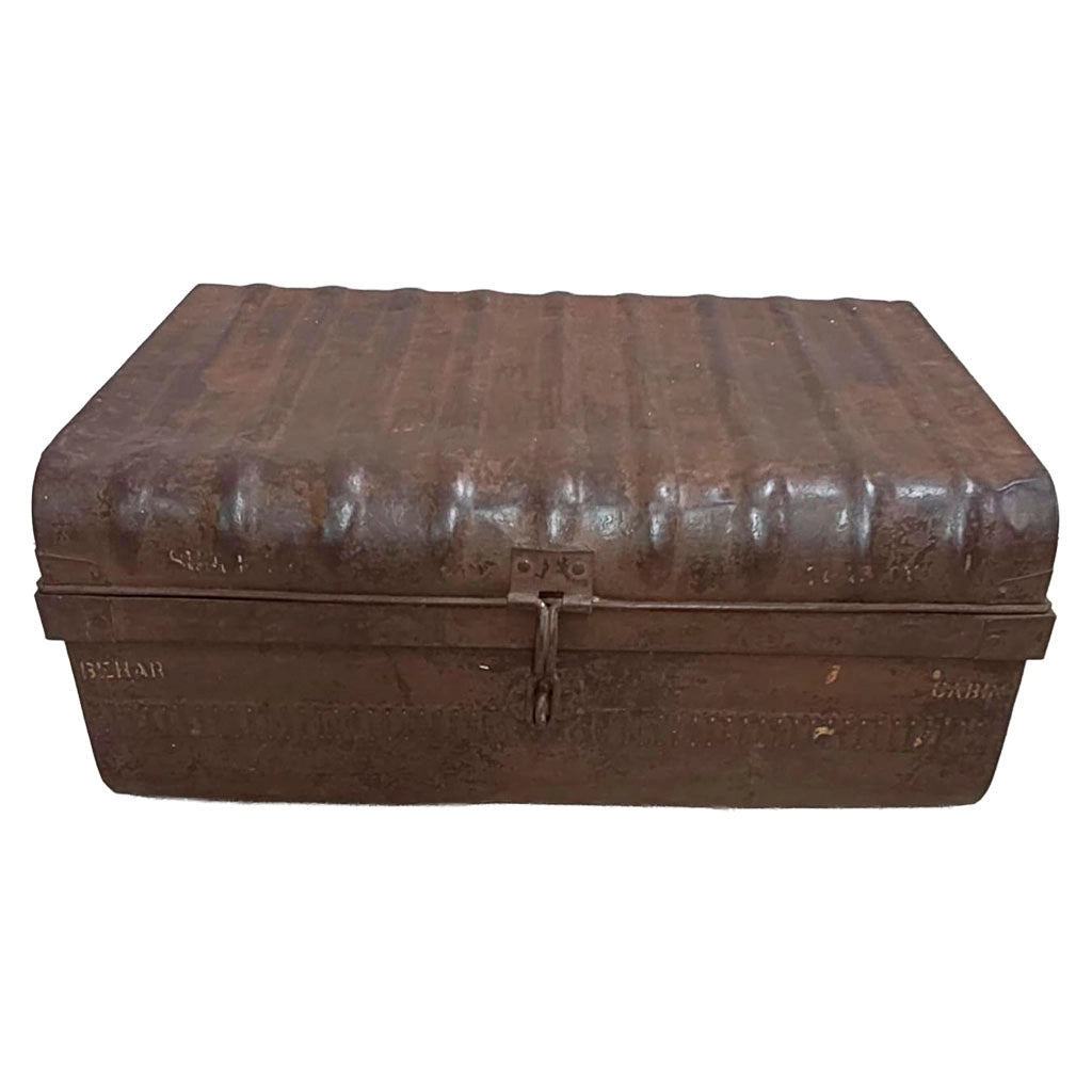 Valigia artigianale in metallo, 67x37x25h cm