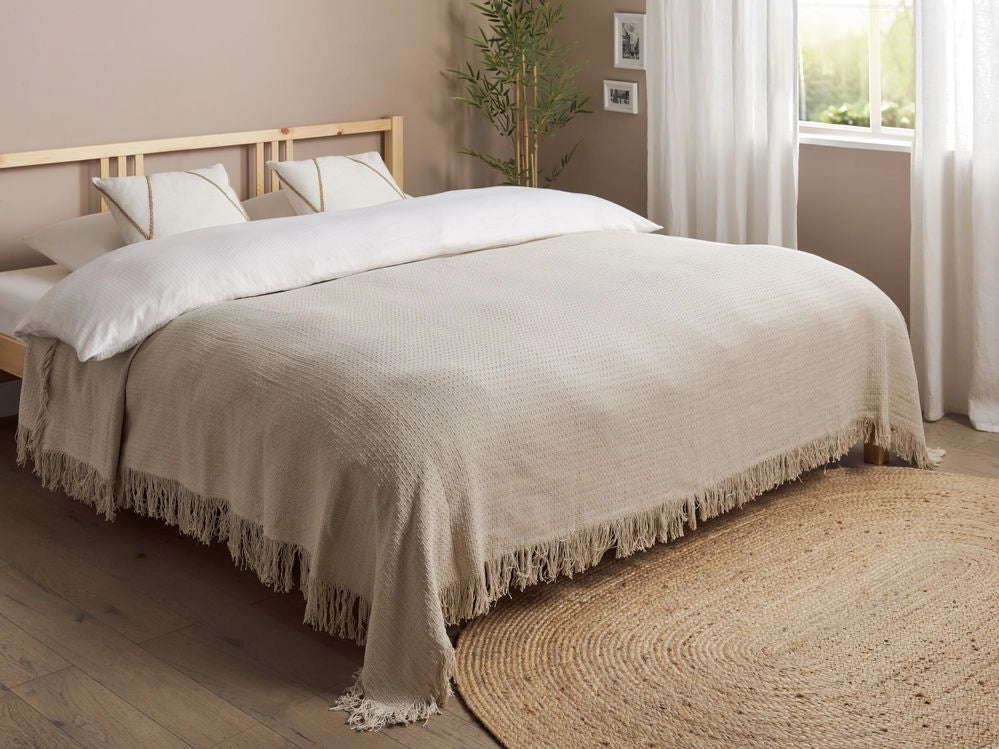 Copriletto grigio chiaro in tessuto di cotone 220 x 240 cm con frange Coperta decorativa Biancheria da letto design classico Camera da letto