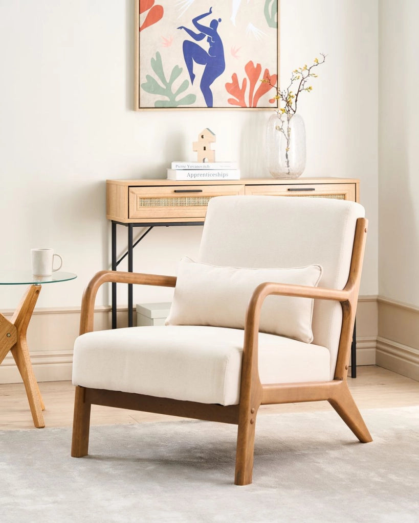 Poltrona in tessuto beige chiaro Gambe in legno con braccioli e cuscino Soggiorno classico tradizionale