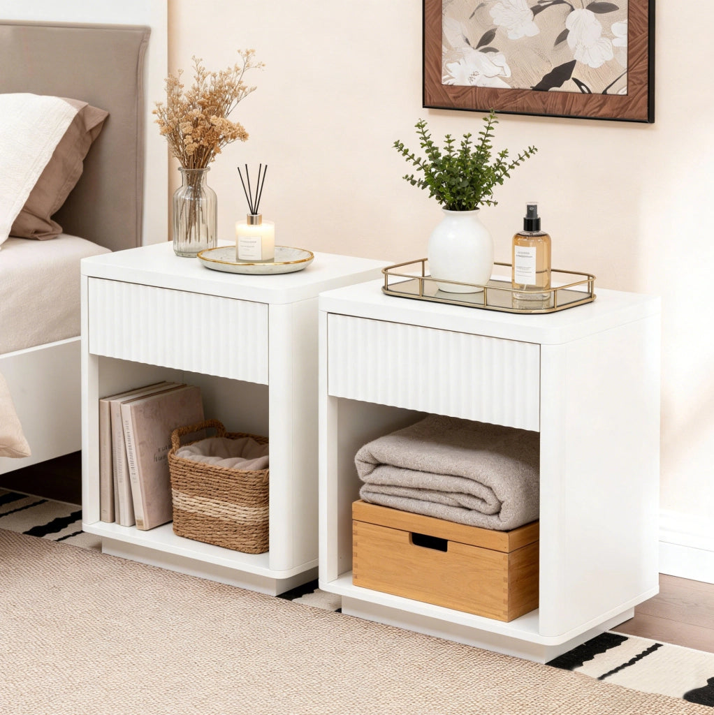 Comodino bianco in MDF con cassetto e ripiano aperto