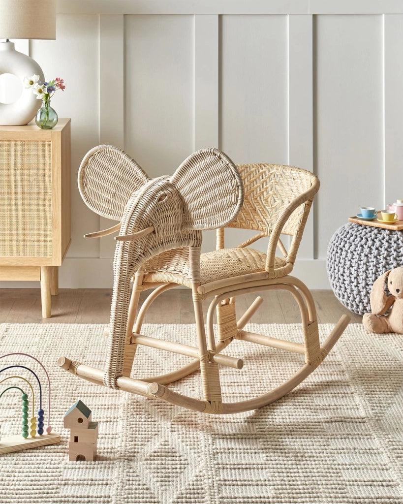 Sedia a dondolo per bambini da giardino in rattan naturale per interni