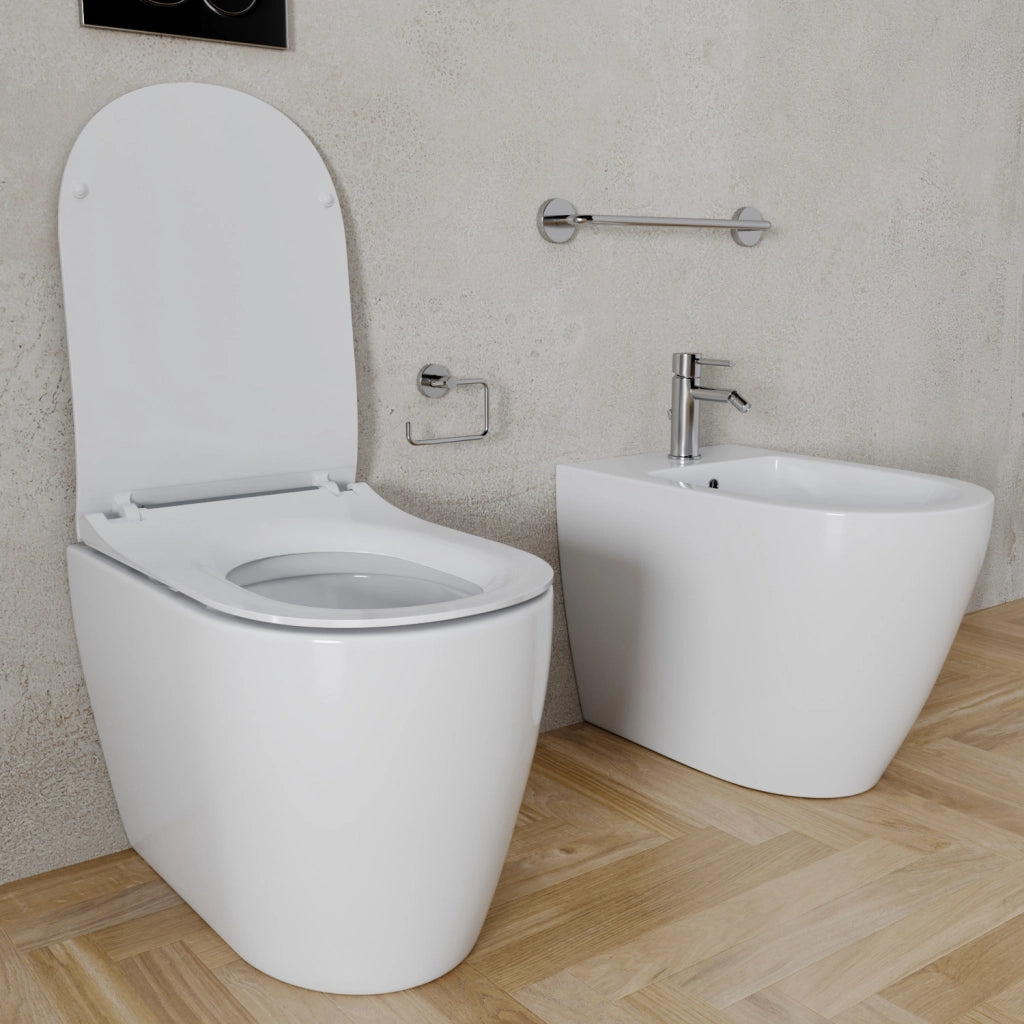 Coppia WC E Bidet Filo Parete Sanitari Moderni In Ceramica Con Copriwater Soft Close Chiusura Ammortizzata Design Elegante Per Arredo Bagno Colore Bianco Lucido