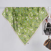 Sciarpa quadrata piccola da donna in raso con stampa a mezzaluna verde, stile pastorale.