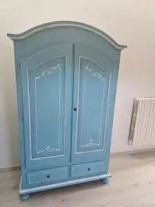 Armadio in legno Shabby chic mod cipolla azzurro anticato decorato provenzale bianco