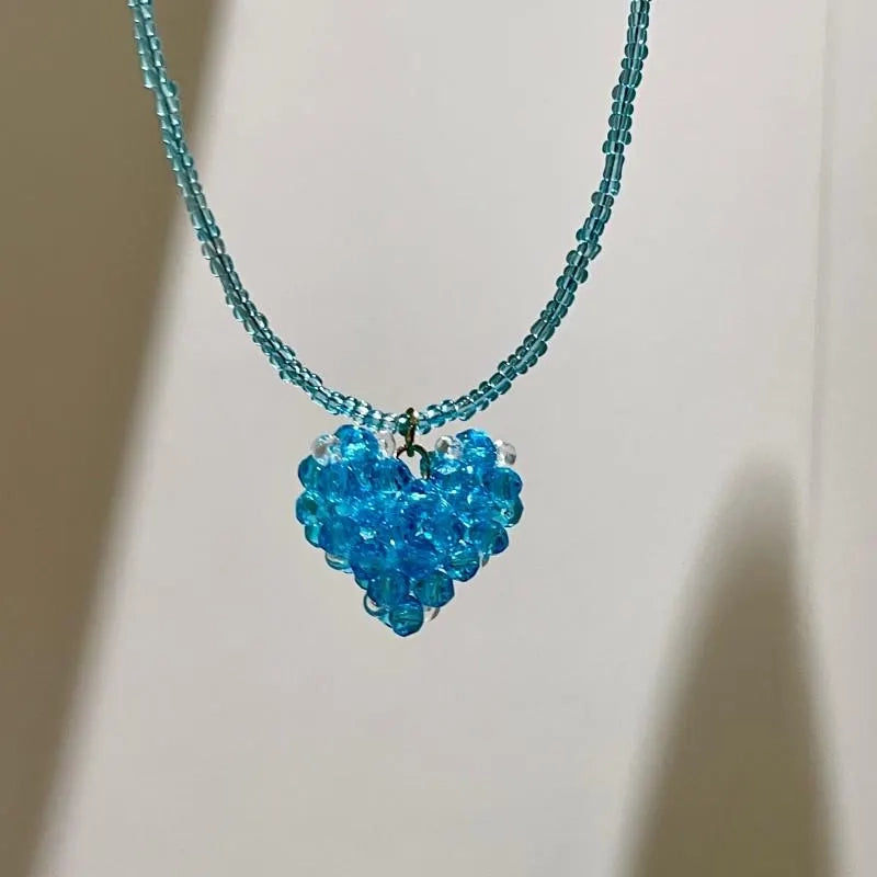 Collana con perline di cristallo blu: regalo da donna fatto a mano