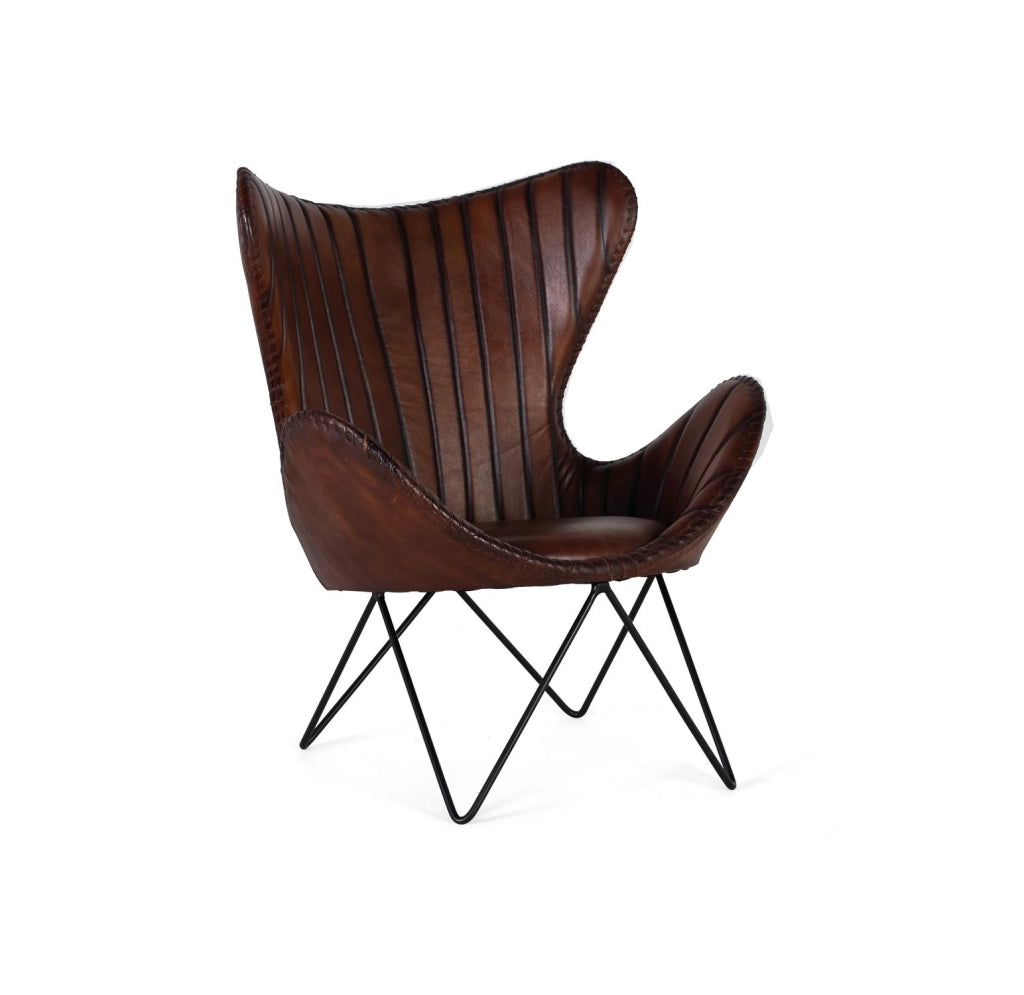 Poltrona rivestita in pelle naturale marrone con gambe in metallo